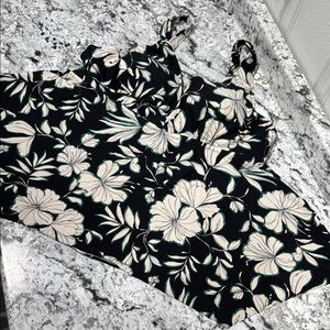 Kona Sol Black and Cream Floral tankini top size 20W